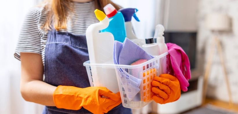 Cleaning a commode at home