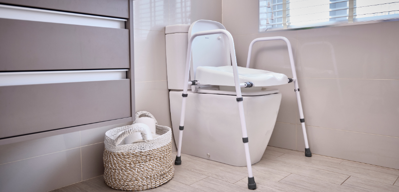 Using a raised toilet seat after hip replacement surgery