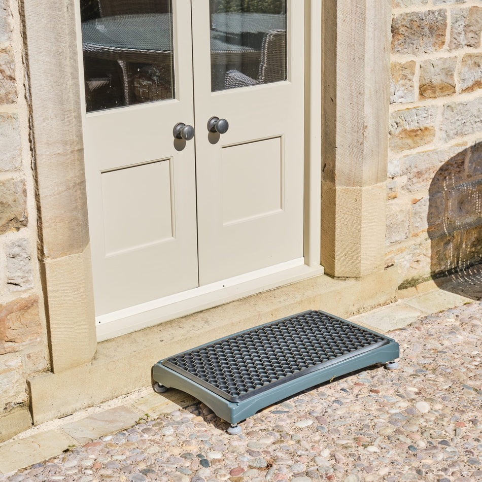 NRS Mobility Care Outdoor Plastic Half Step
