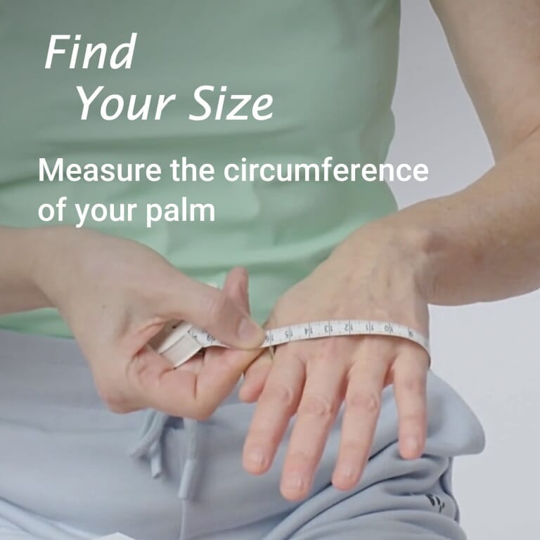 Packaging for Actimove Arthritis Gloves gloves, showing branding and size information.