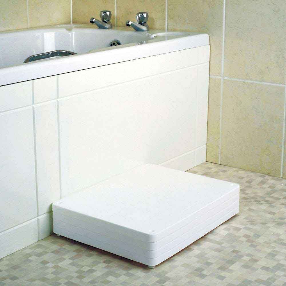 Image of Adjustable Bath Step on a plain background.