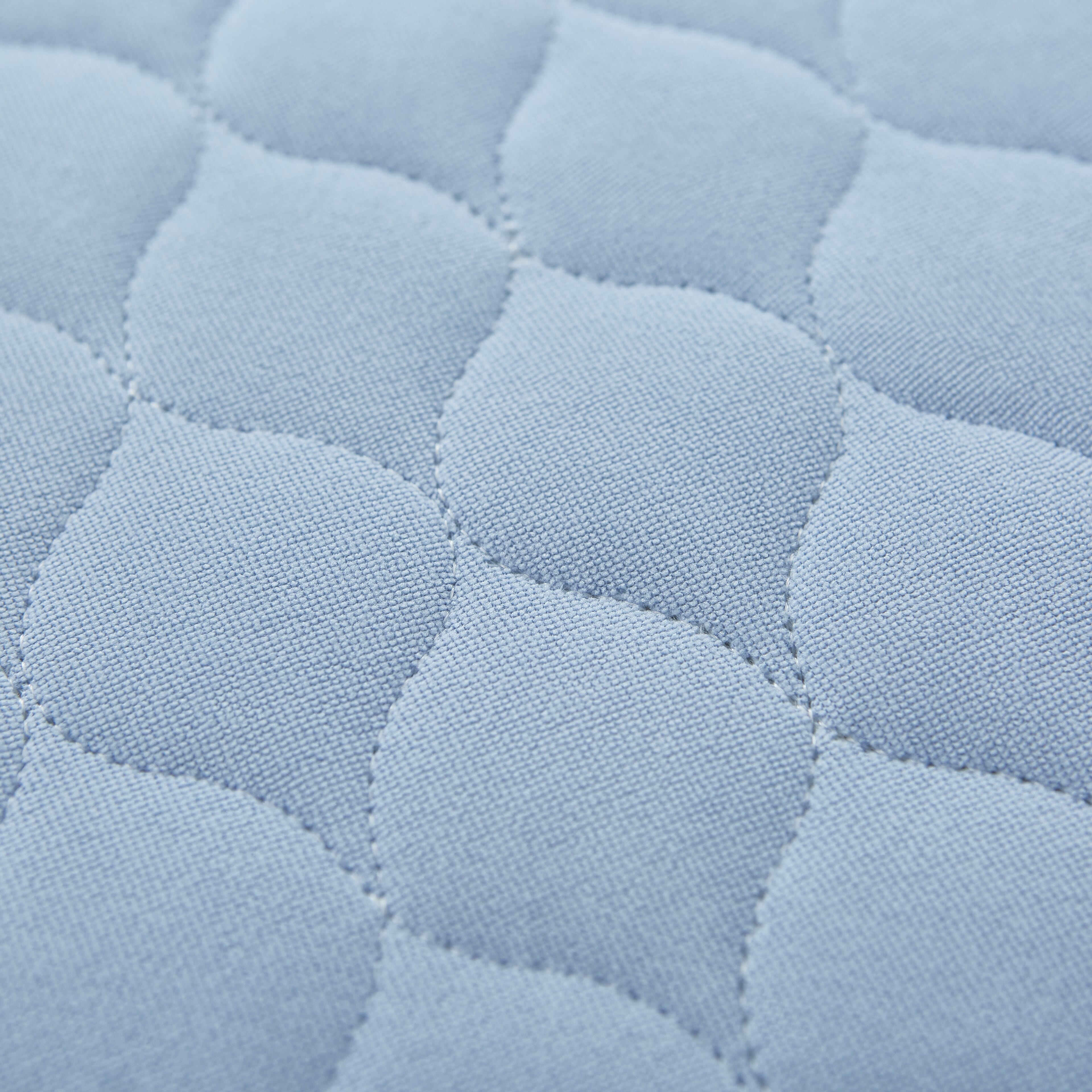 Diagram or packaging of Kylie Chair Pad highlighting dimensions or features.