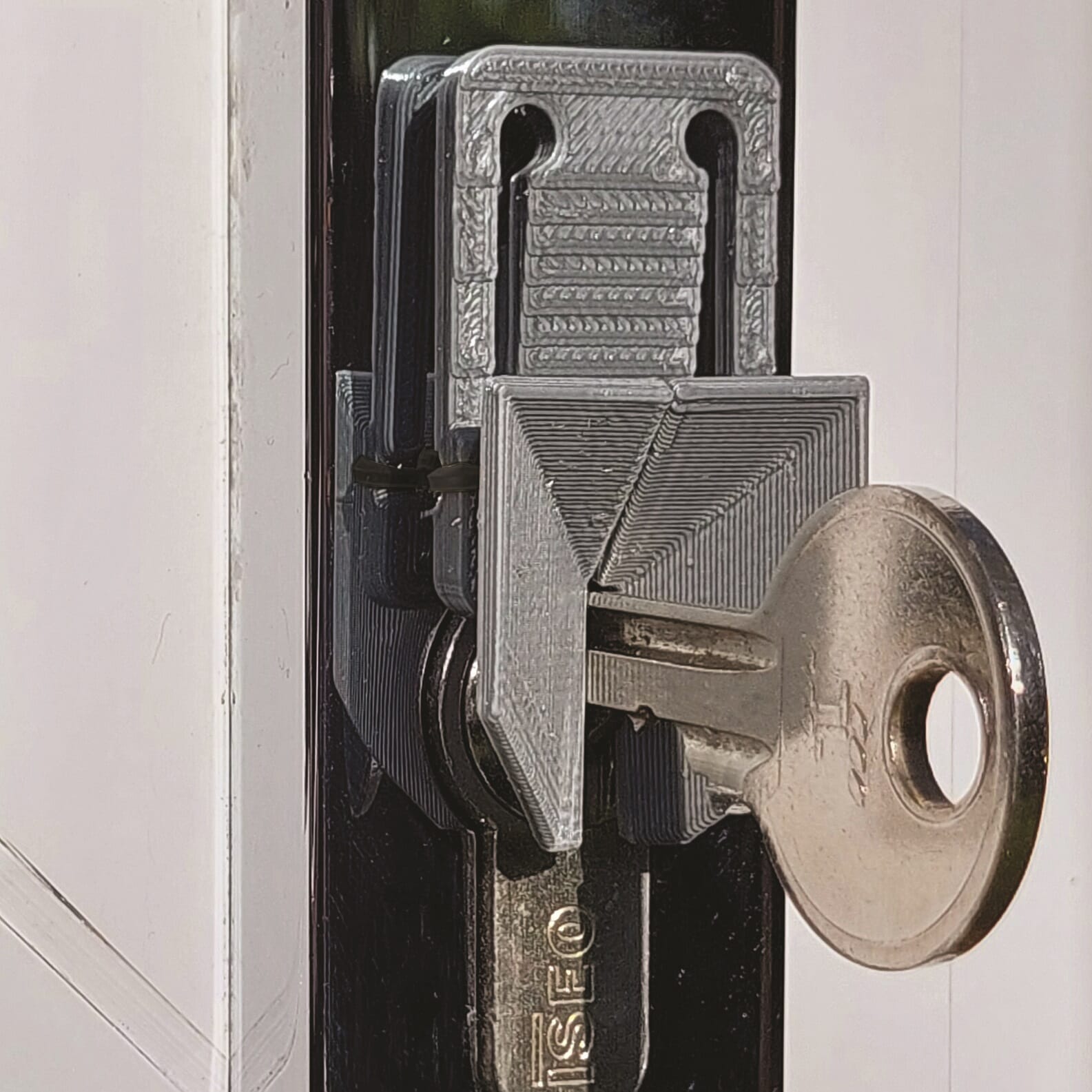 Close-up of a feature of Lockpal Door Key Guide.