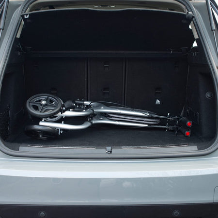 Demonstration of folding or adjusting NRS Freestyle 3 Wheel Rollator rollator by hand.