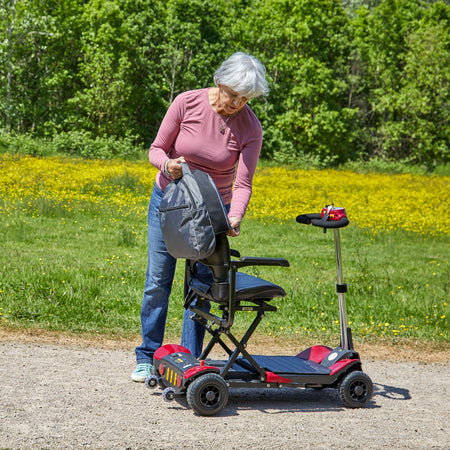 Close-up of the fastening or zipper on NRS Freestyle Wheelchair Dropover Bag, highlighting the secure closure.
