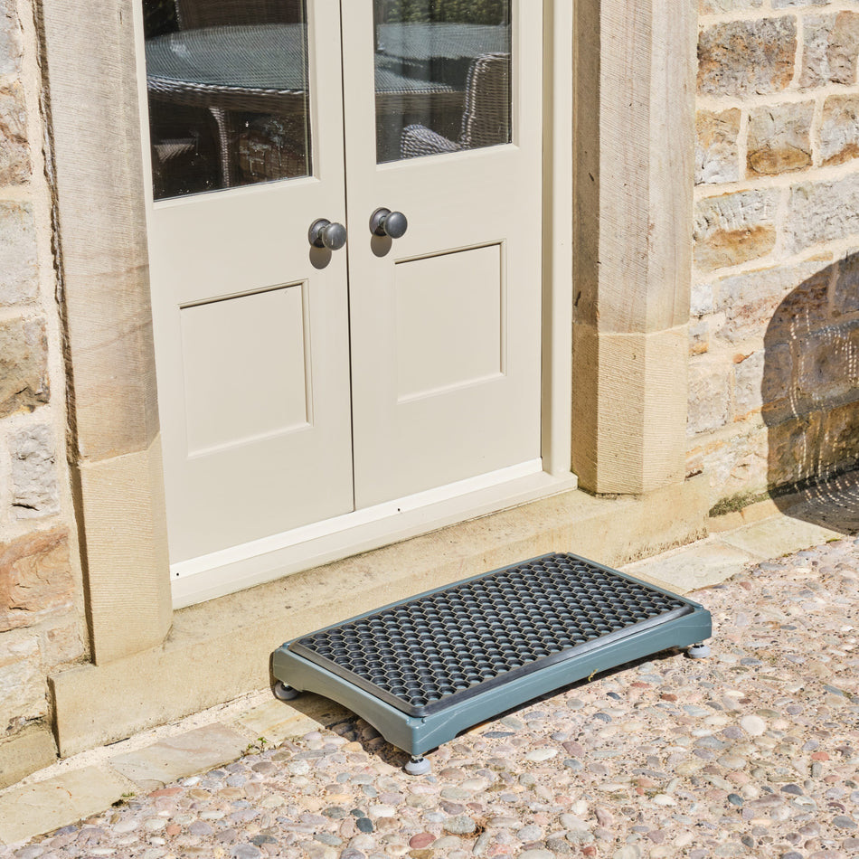 Image of NRS Mobility Care Outdoor Plastic Half Step on a plain background.