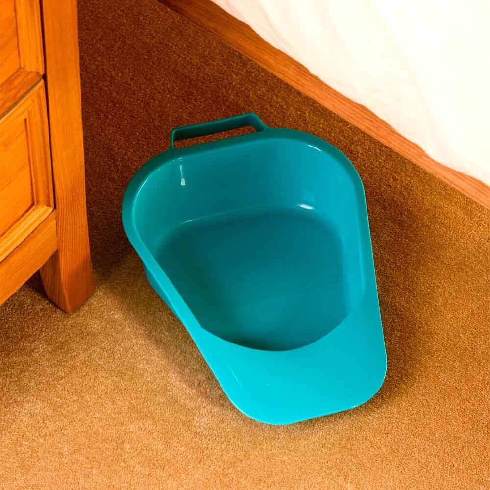 Close-up of a feature of NRS Selina Slipper Bed Pan.