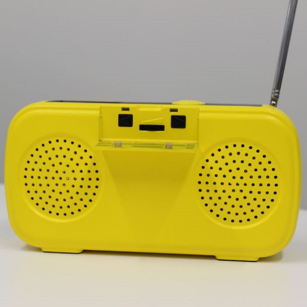 Lifestyle image of Ravencourt Living Easy Music Player being used in a real-life setting.