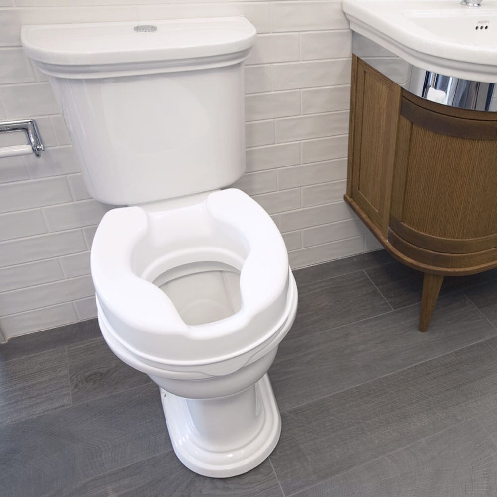 Image of Savanah Raised Toilet Seat on a plain background.