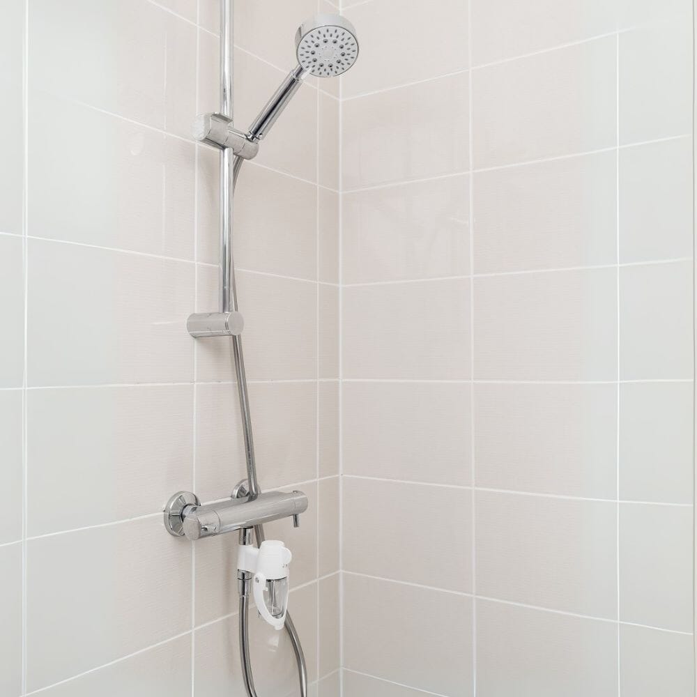 Diagram or packaging of ShowerSpaah Bubble Showerhead Set highlighting dimensions or features.