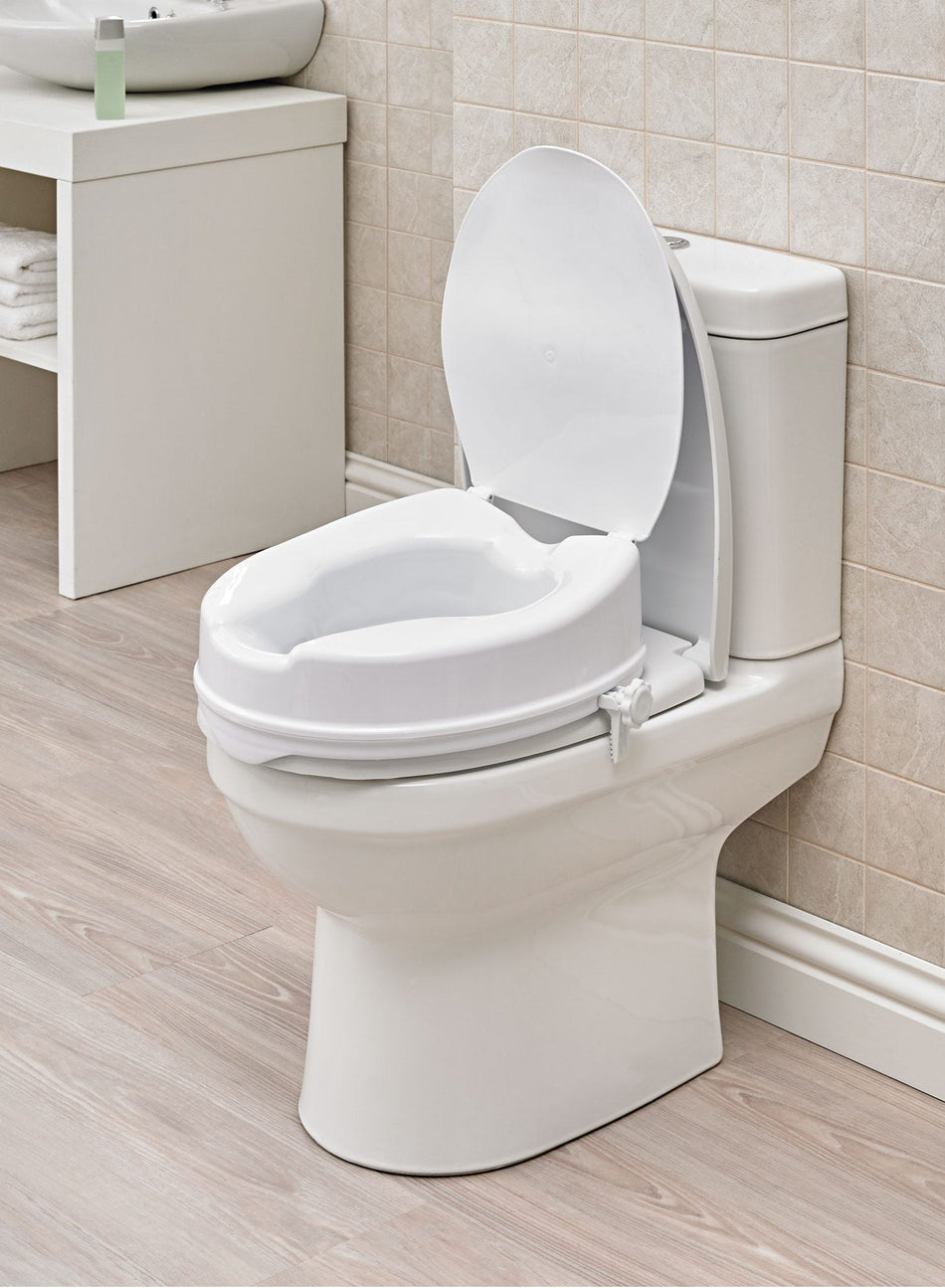 Reach Toilet Seat with Lid