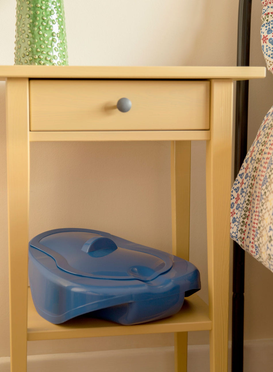 Discreet Bed Pan with Lid